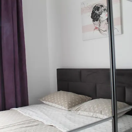Green Apartment *